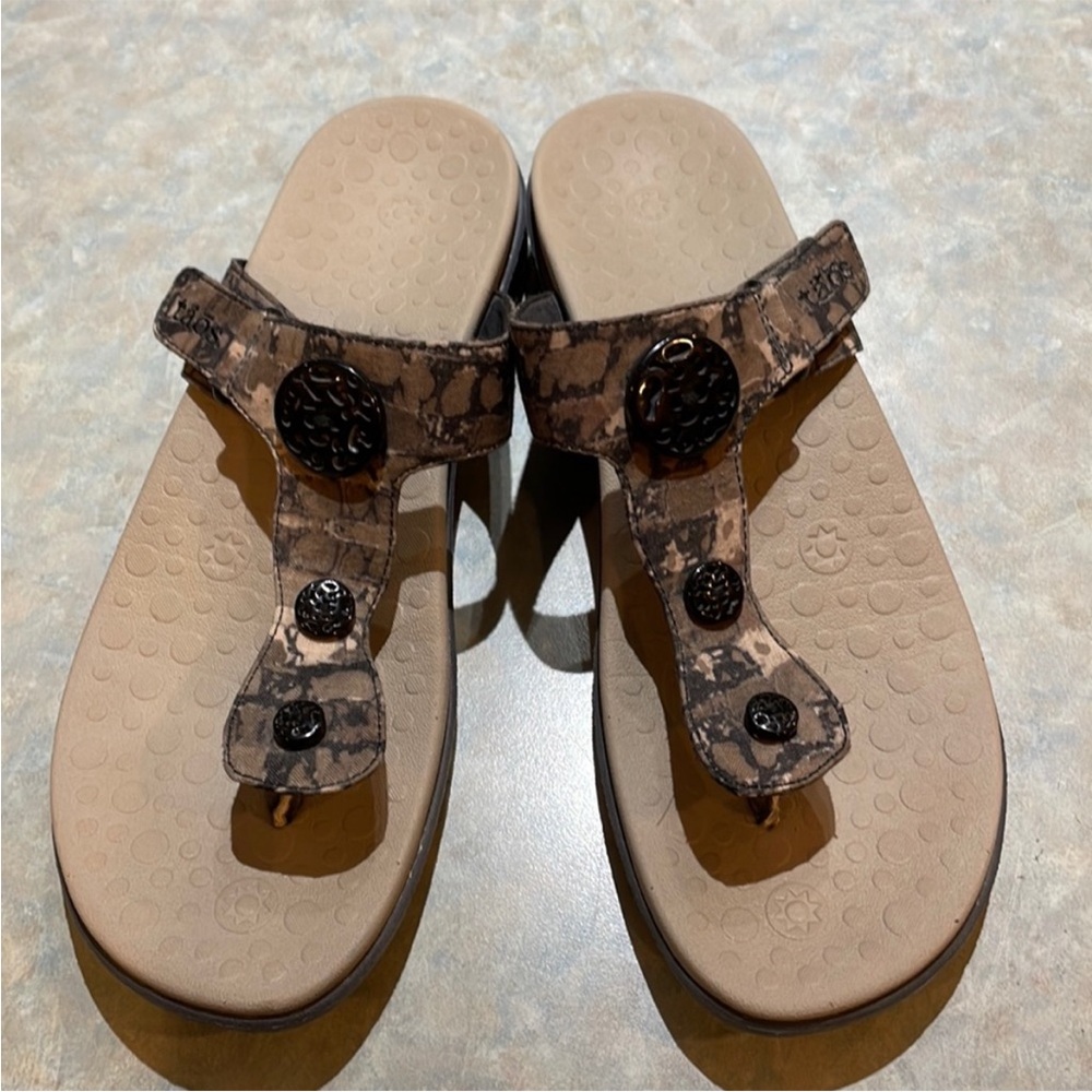 Women's Tan Snakeskin-Print Thong Sandals and Puzzle bundle